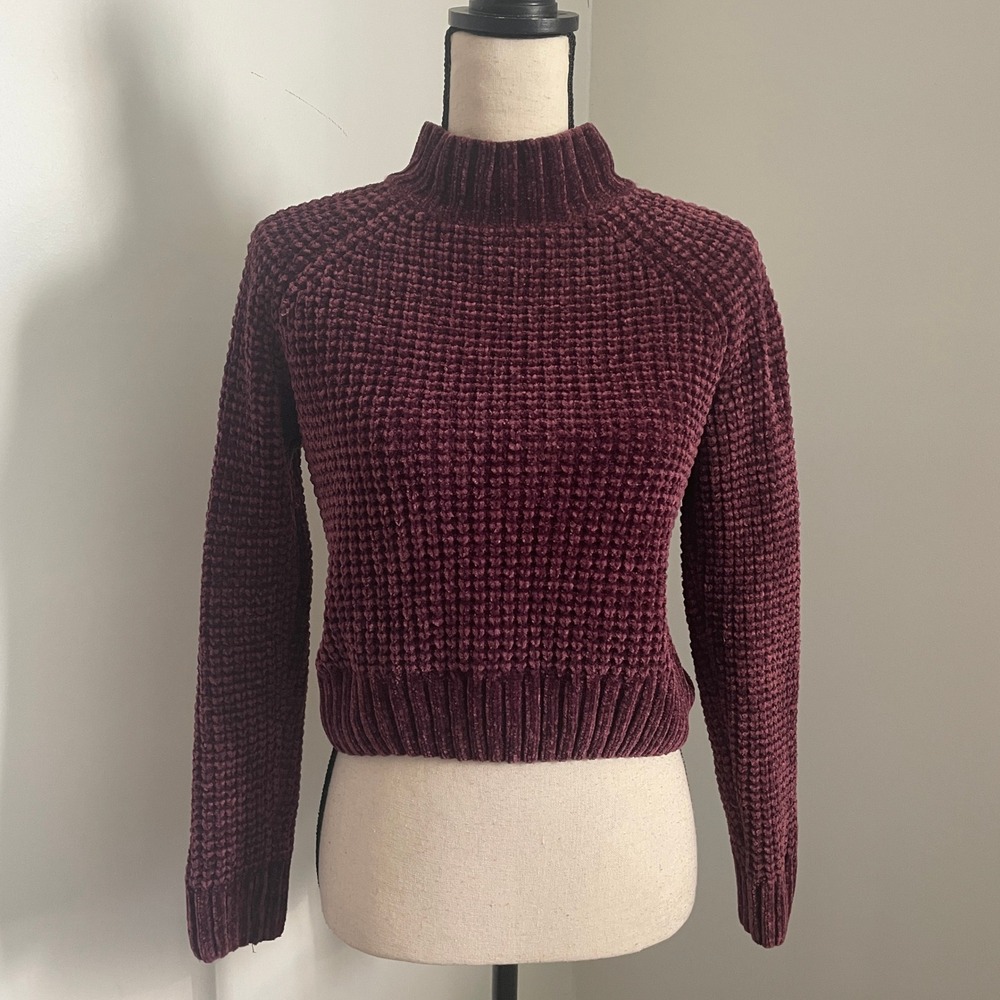 H&M Burgundy‎ Velour Waffle Knit Mock Neck Crop Sweater Women's XS